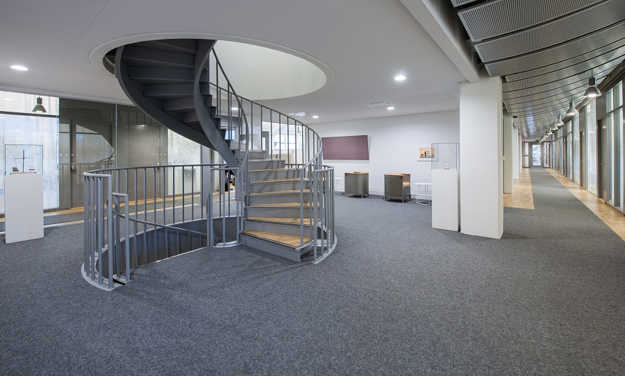 Heltäckande matta och gångmattor kvalitet Tretford på Elektas kontor, projekt av GWSK Arkitekter.